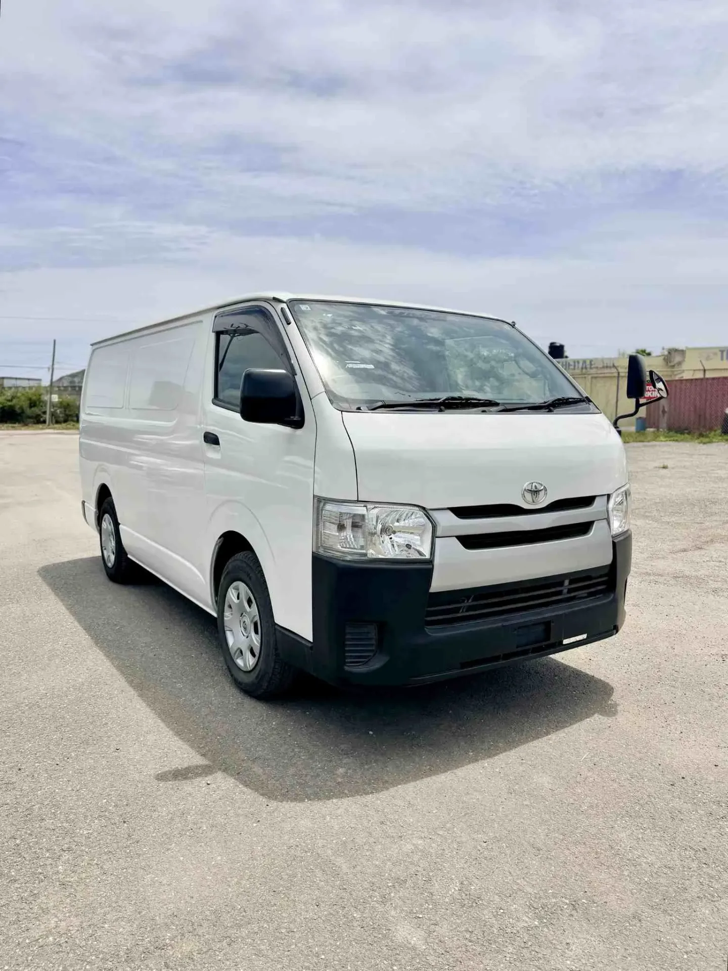[1766] TOYOTA HIACE PANEL VAN