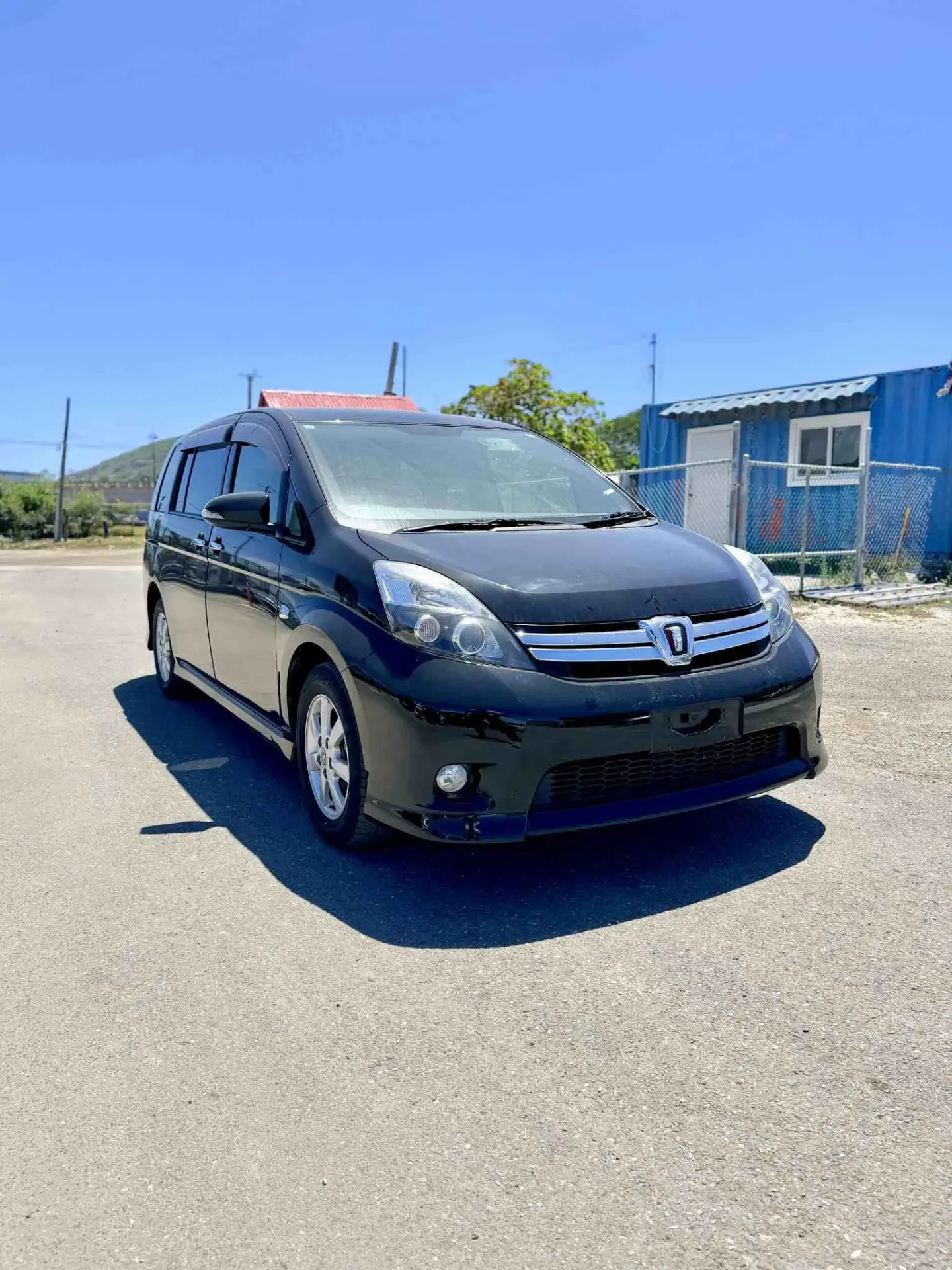 TOYOTA ISIS PLATANA