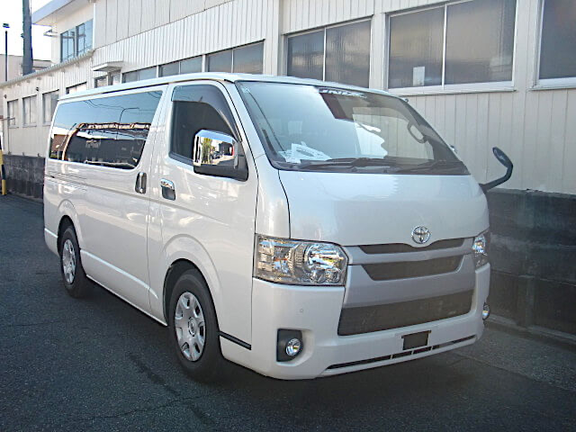 TOYOTA HIACE SUPER GL DARK PRIME