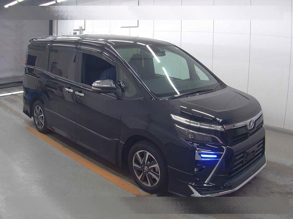 TOYOTA VOXY ZS KIRAMEKI