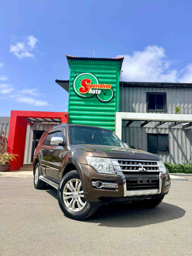 MITSUBISHI PAJERO