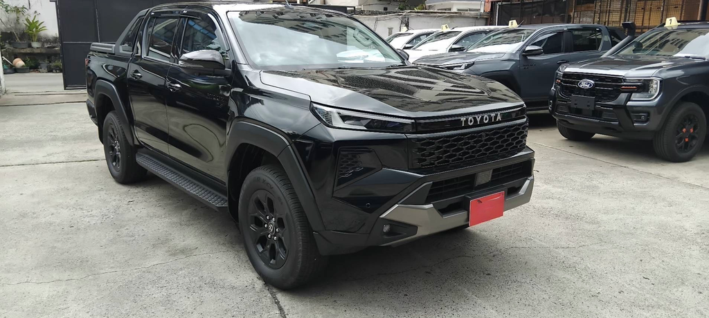[5358] TOYOTA HILUX OVERLAND PLUS