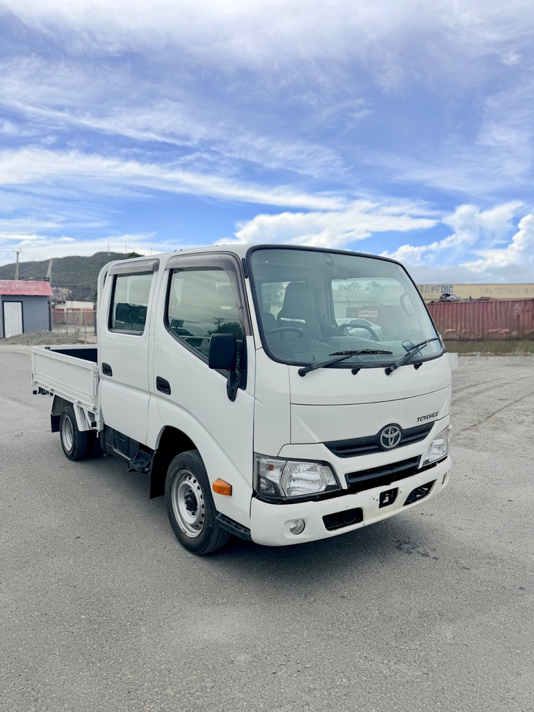 TOYOTA TOYOACE DOUBLE CAB TRUCK