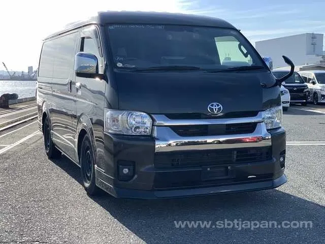 TOYOTA HIACE SUPER GL