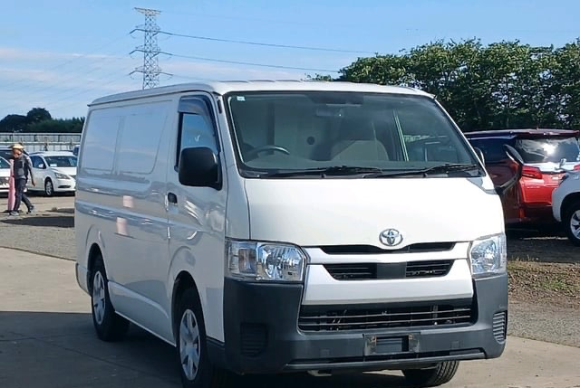 [5415] TOYOTA HIACE FREEZER